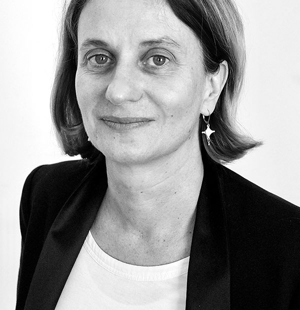 Fanny Audrain avocate du cabinet Montmartre en droit Social, droit des contrats, droit immobilier et de la construction, droit des étrangers