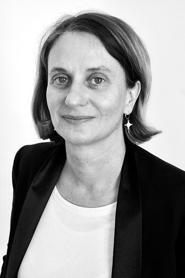 Fanny Audrain avocate du cabinet Montmartre en droit Social, droit des contrats, droit immobilier et de la construction, droit des étrangers